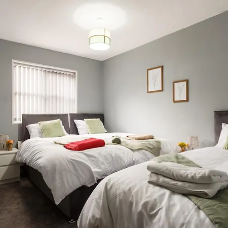 Lovely Getaway Apartment: Two-Bedroom In Rotherham Exterior photo