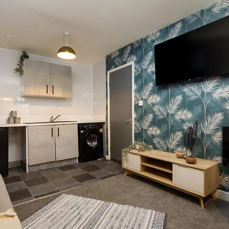 Lovely Getaway Apartment: Two-Bedroom In Rotherham Exterior photo