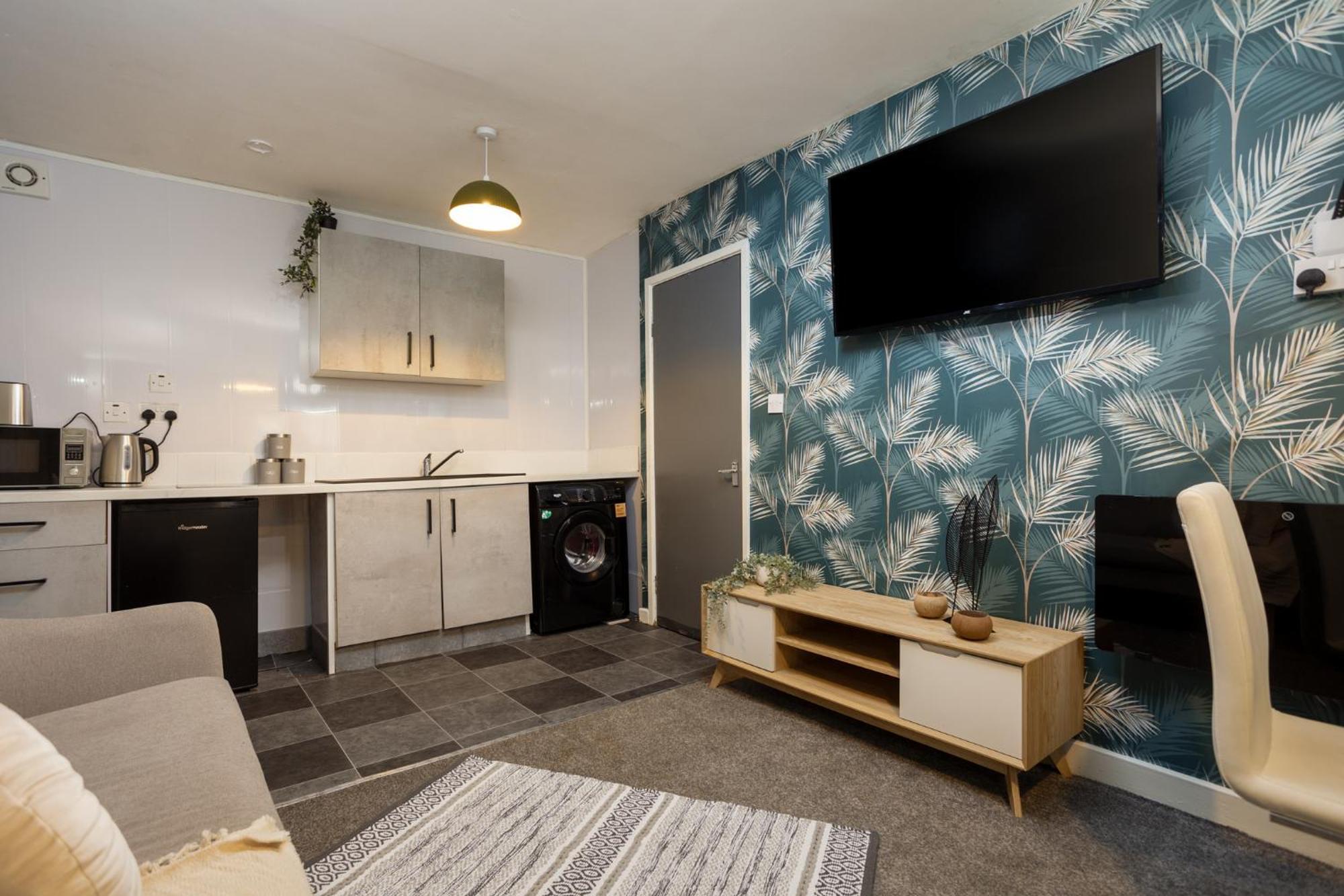Apartment Lovely Getaway Apartment: Two-bedroom In Rotherham